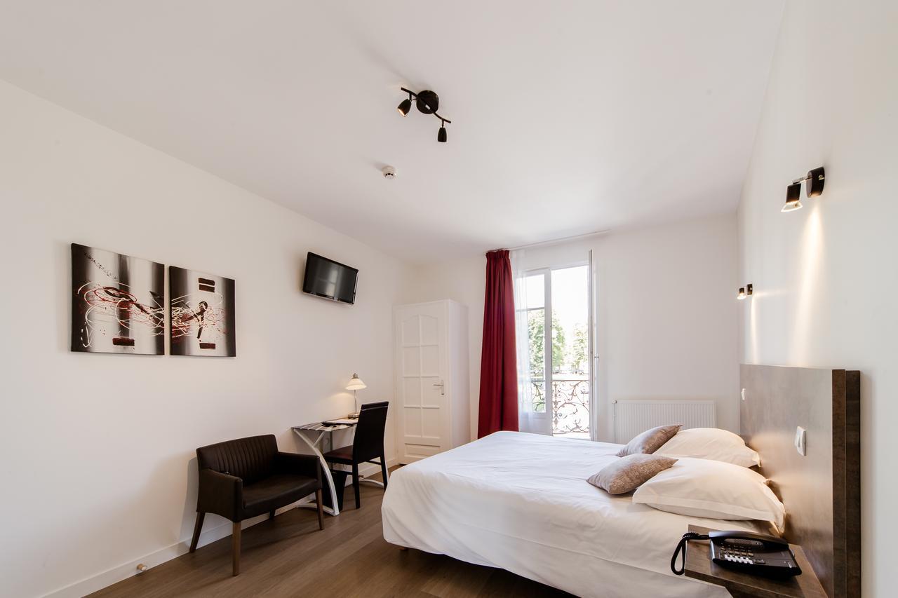 Logis Hotel - Le Petit Bellon Санліс Екстер'єр фото
