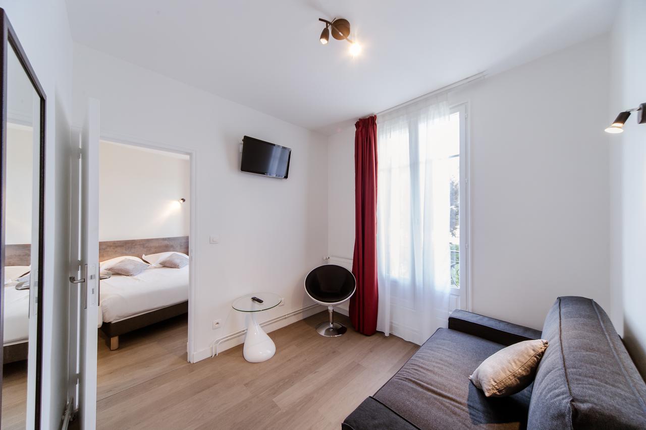 Logis Hotel - Le Petit Bellon Санліс Екстер'єр фото