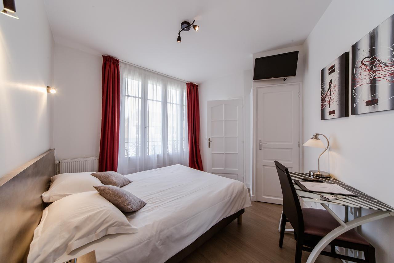 Logis Hotel - Le Petit Bellon Санліс Екстер'єр фото