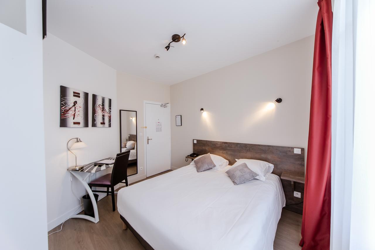 Logis Hotel - Le Petit Bellon Санліс Екстер'єр фото